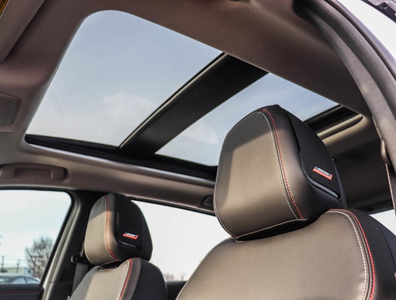 2025 Nissan Kicks SR PREMIUM WITH SPORT WHEEL PACKAGE !!! NO ACCIDEN Photo