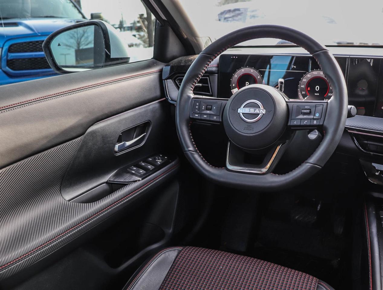 2025 Nissan Kicks SR PREMIUM WITH SPORT WHEEL PACKAGE !!! NO ACCIDEN Photo