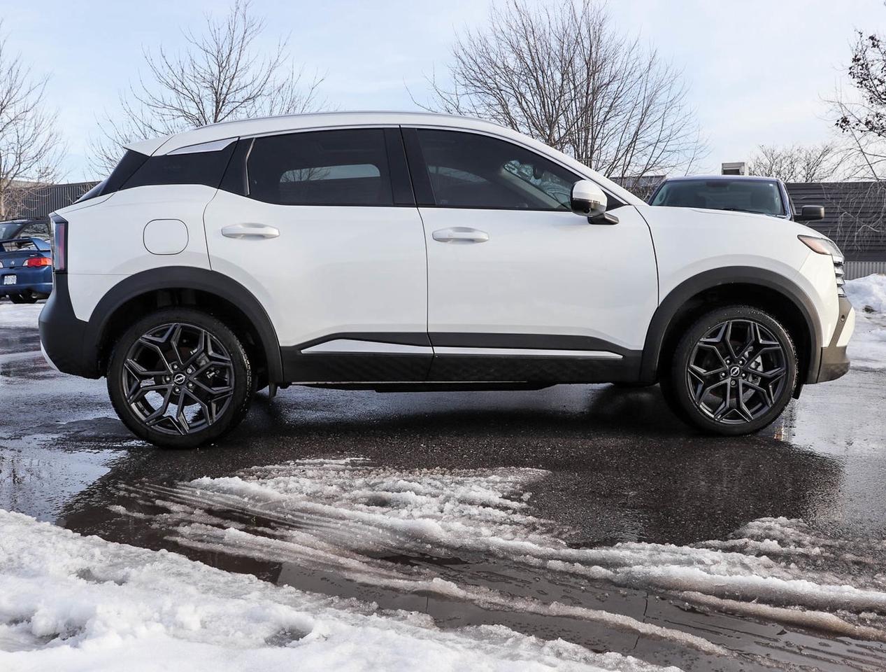 2025 Nissan Kicks SR PREMIUM WITH SPORT WHEEL PACKAGE !!! NO ACCIDEN Photo