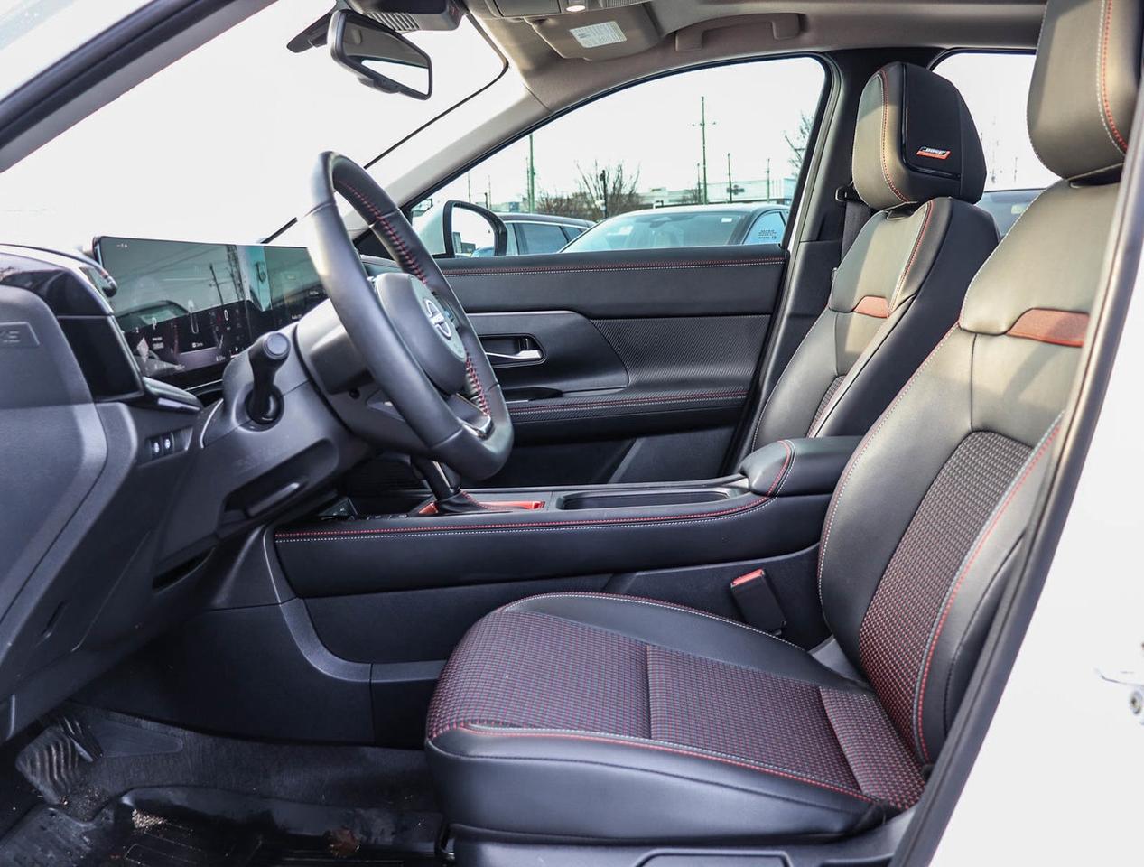 2025 Nissan Kicks SR PREMIUM WITH SPORT WHEEL PACKAGE !!! NO ACCIDEN Photo