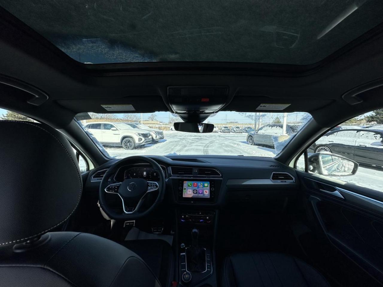 2024 Volkswagen Tiguan Comfortline R-Line Black Edition AWD - LOW KMS Photo