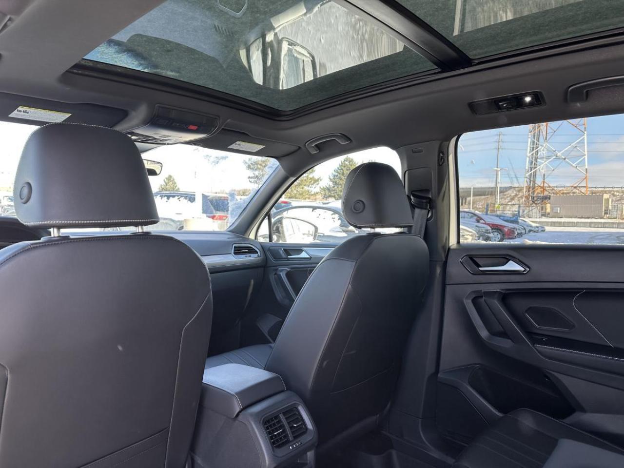 2024 Volkswagen Tiguan Comfortline R-Line Black Edition AWD - LOW KMS Photo