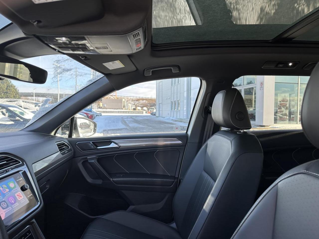 2024 Volkswagen Tiguan Comfortline R-Line Black Edition AWD - LOW KMS Photo