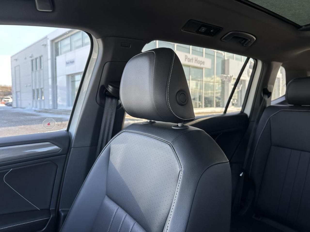 2024 Volkswagen Tiguan Comfortline R-Line Black Edition AWD - LOW KMS Photo