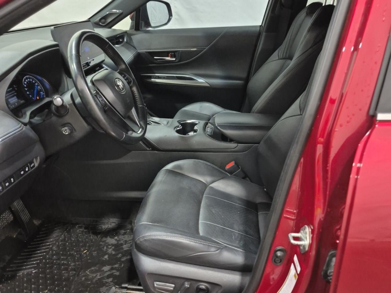 2023 Toyota Venza No Accidents l One Owner l XLE l AWD l Warranty Photo