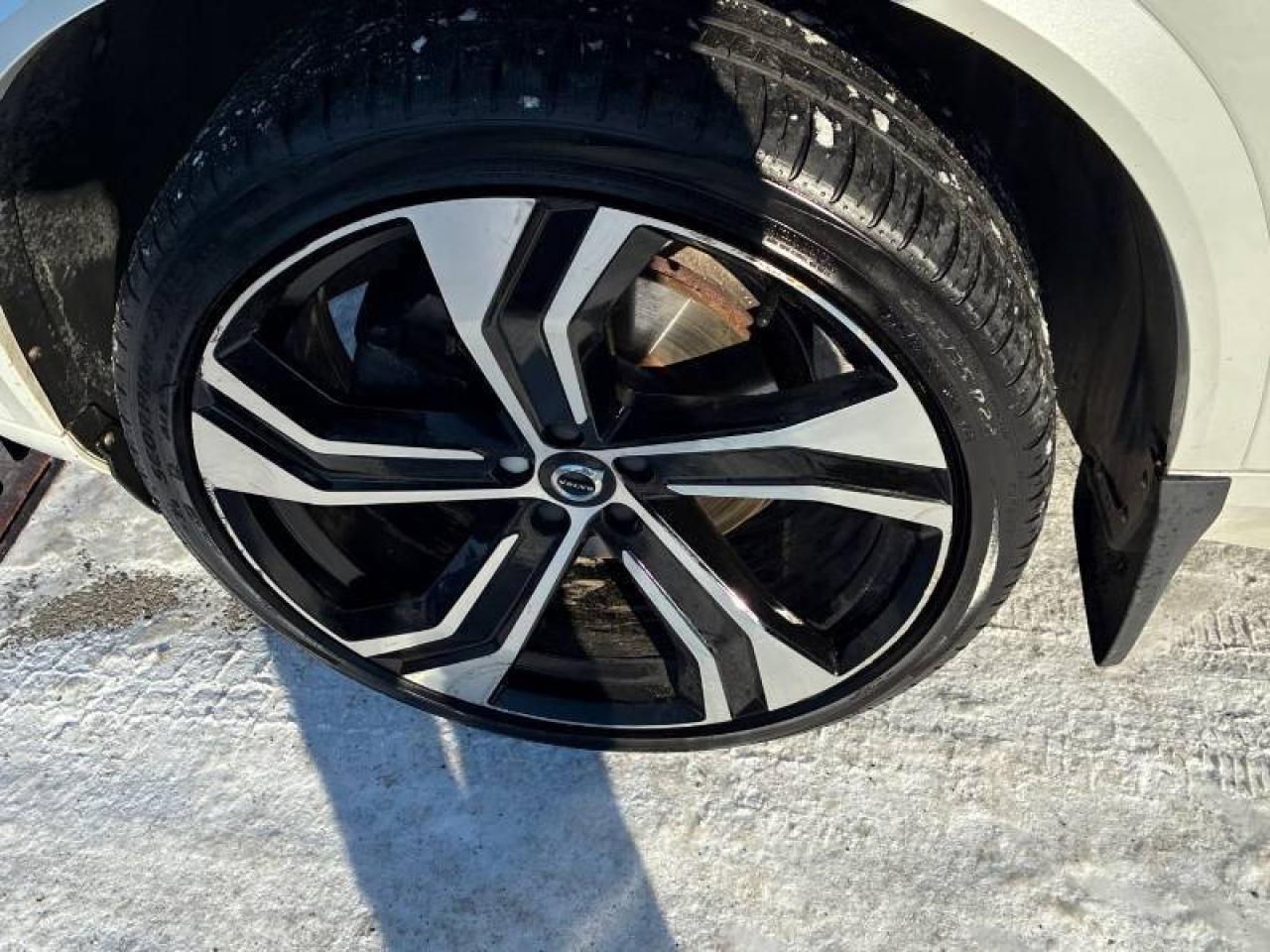 2020 Volvo XC90 T6 l No Accident l R-Design l 7-Seater l AWD Photo