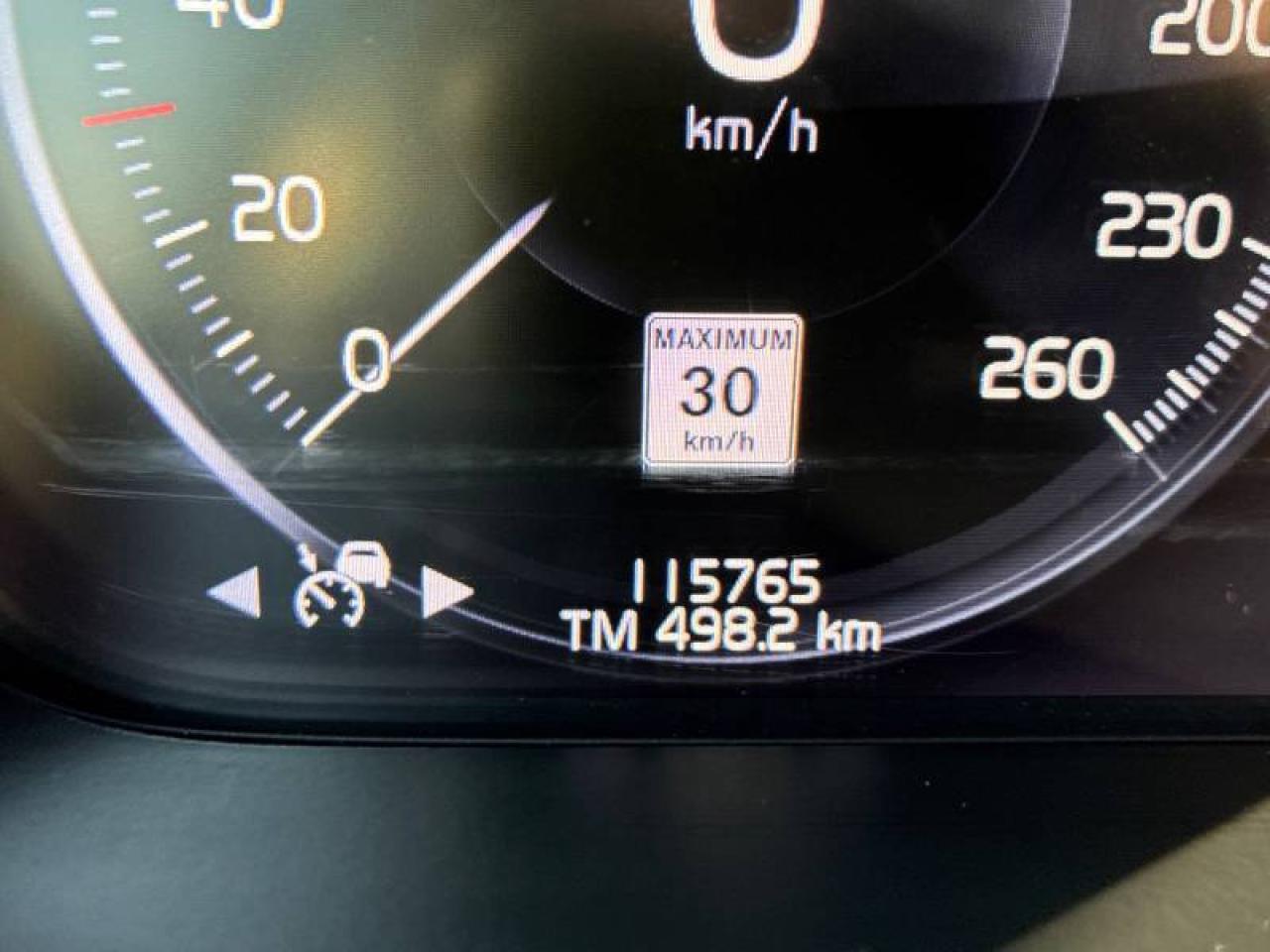 2020 Volvo XC90 T6 l No Accident l R-Design l 7-Seater l AWD Photo