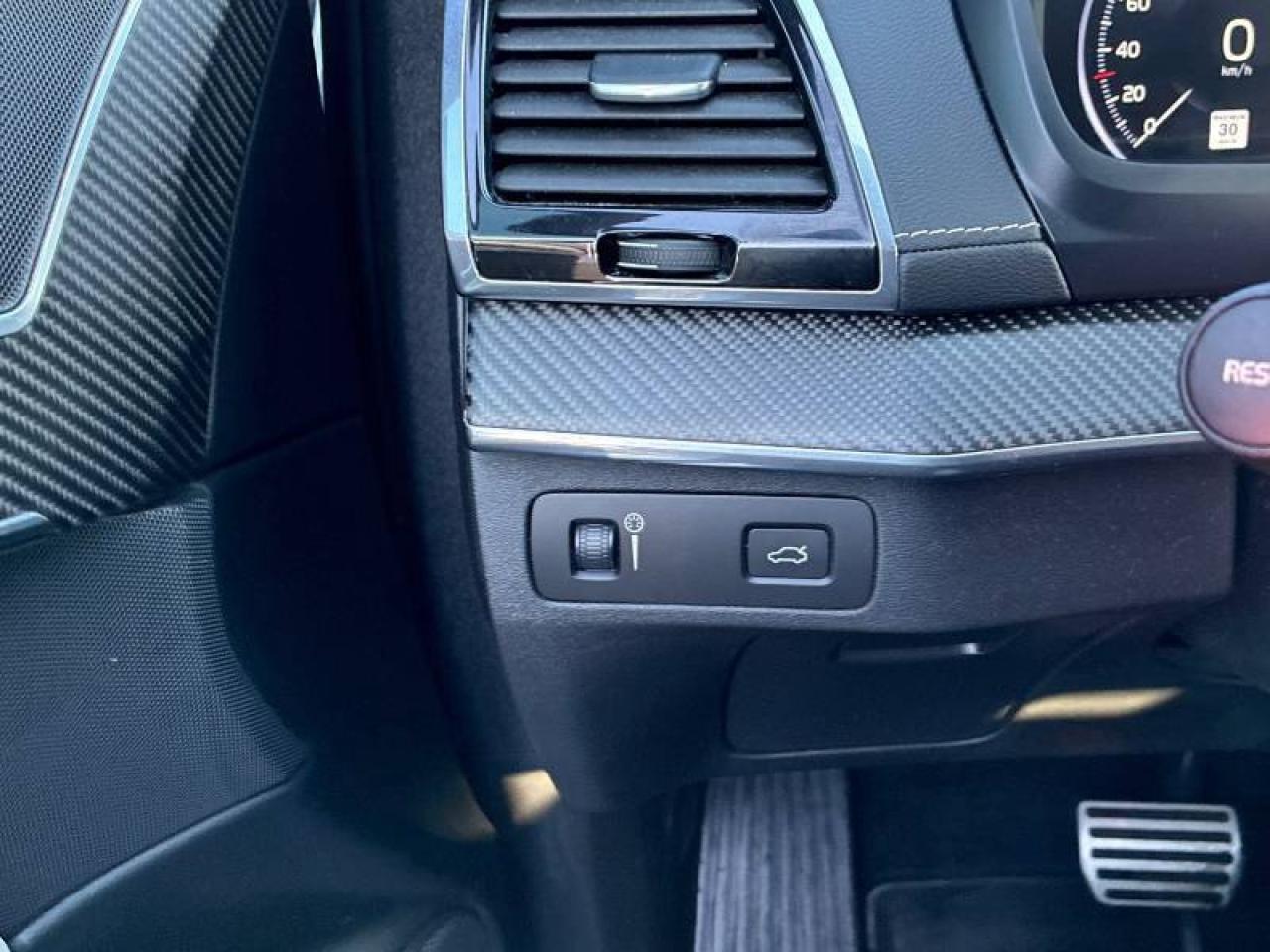 2020 Volvo XC90 T6 l No Accident l R-Design l 7-Seater l AWD Photo