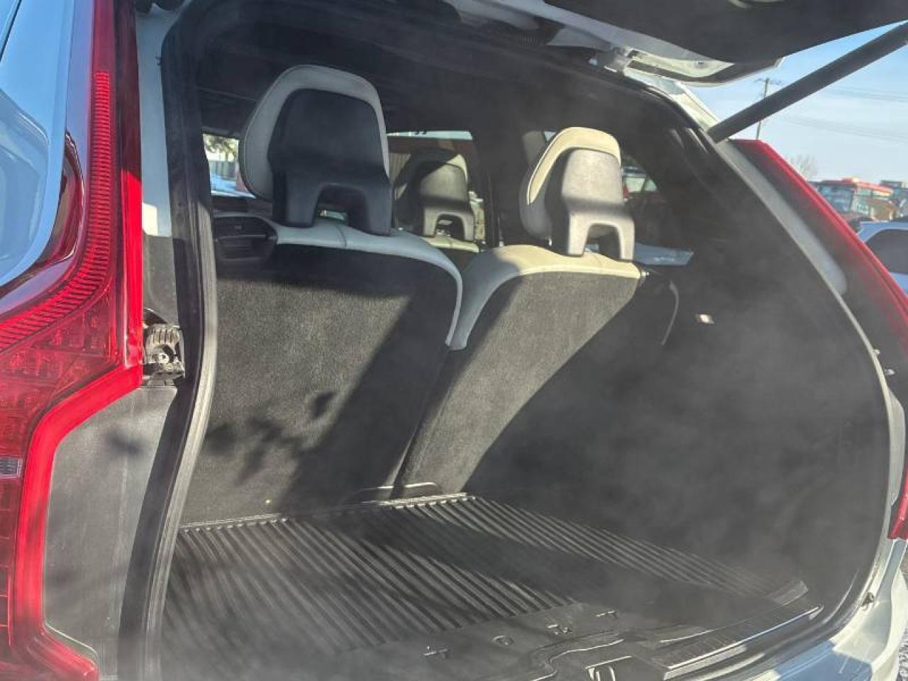 2020 Volvo XC90 T6 l No Accident l R-Design l 7-Seater l AWD Photo