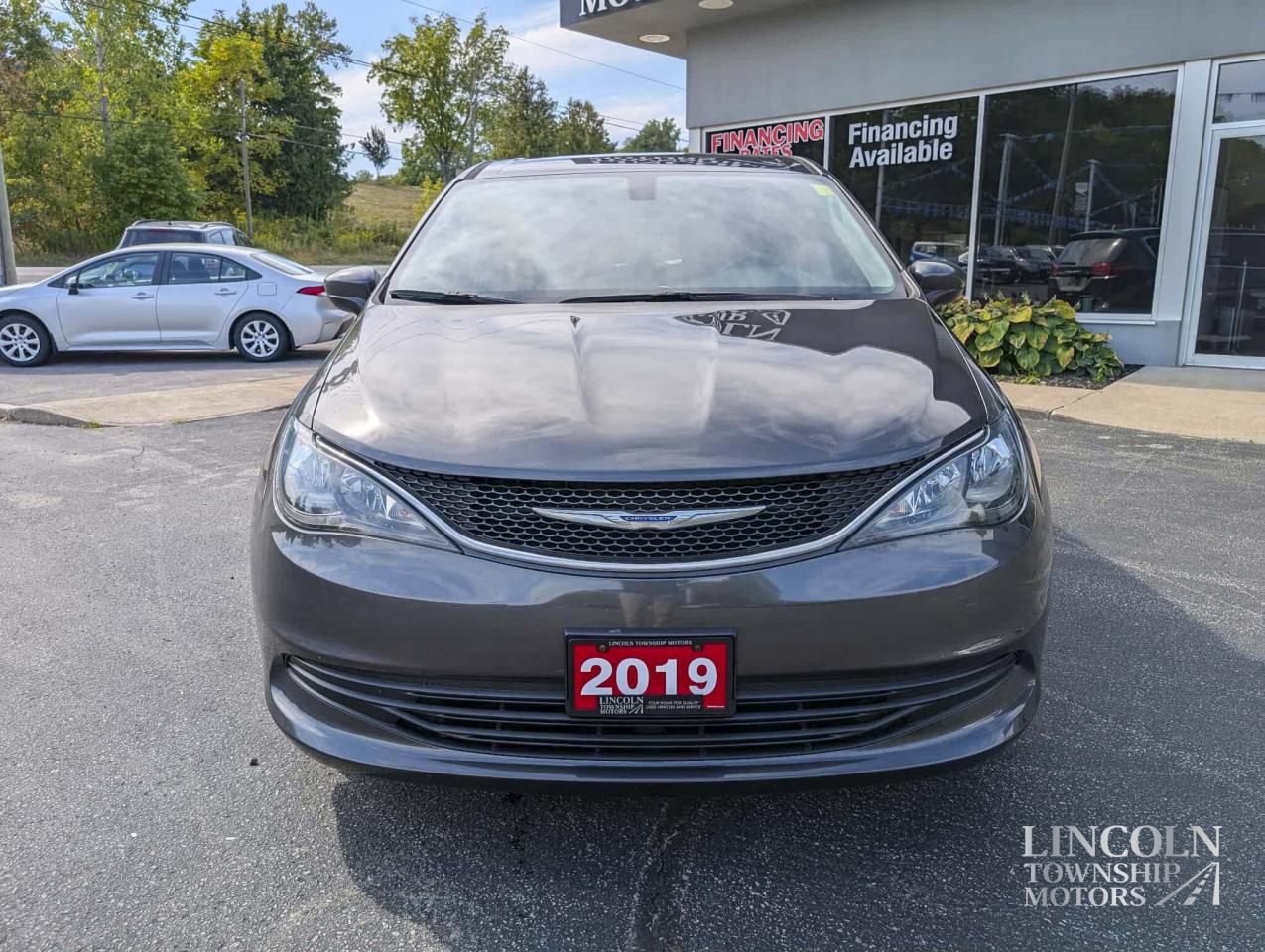 2019 Chrysler Pacifica LX- 7 SEATS, RMT START, CLEAN CARFAX, HEATED SEATS Photo