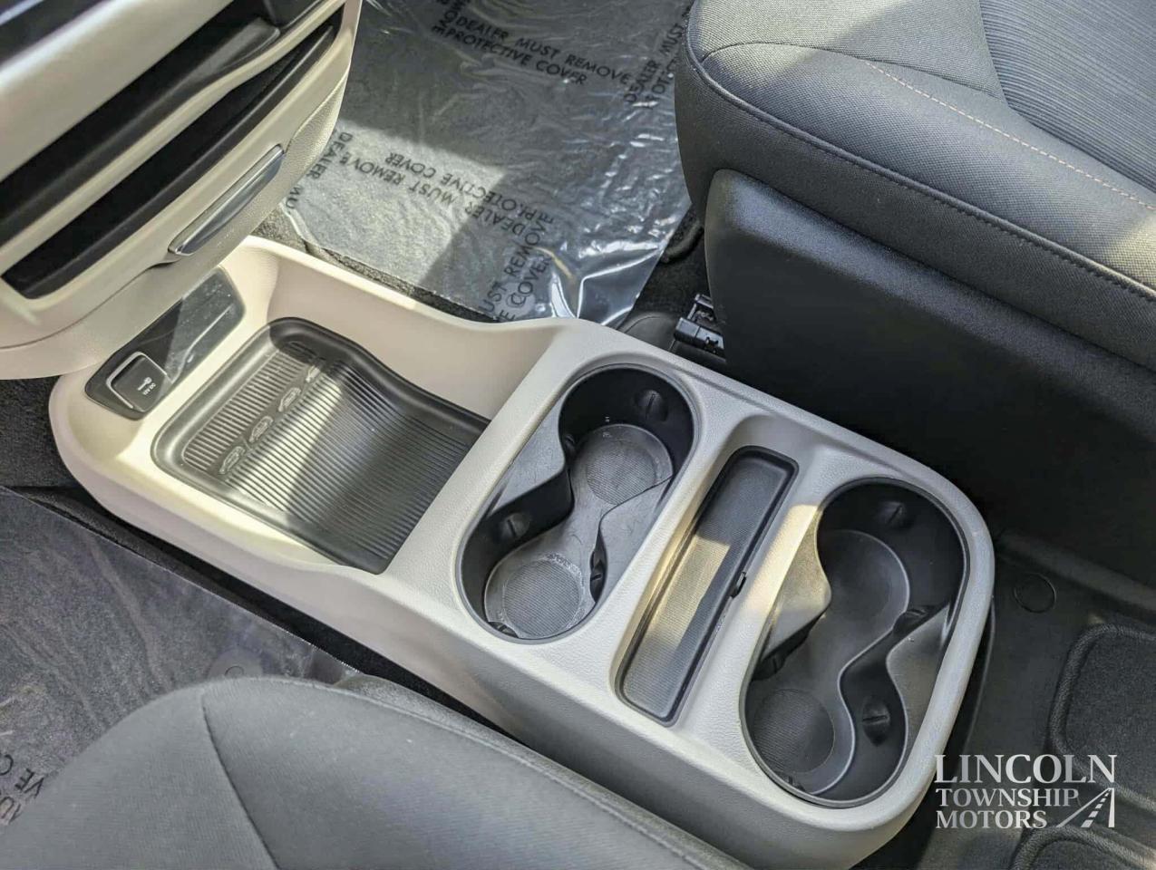 2019 Chrysler Pacifica LX- 7 SEATS, RMT START, CLEAN CARFAX, HEATED SEATS Photo