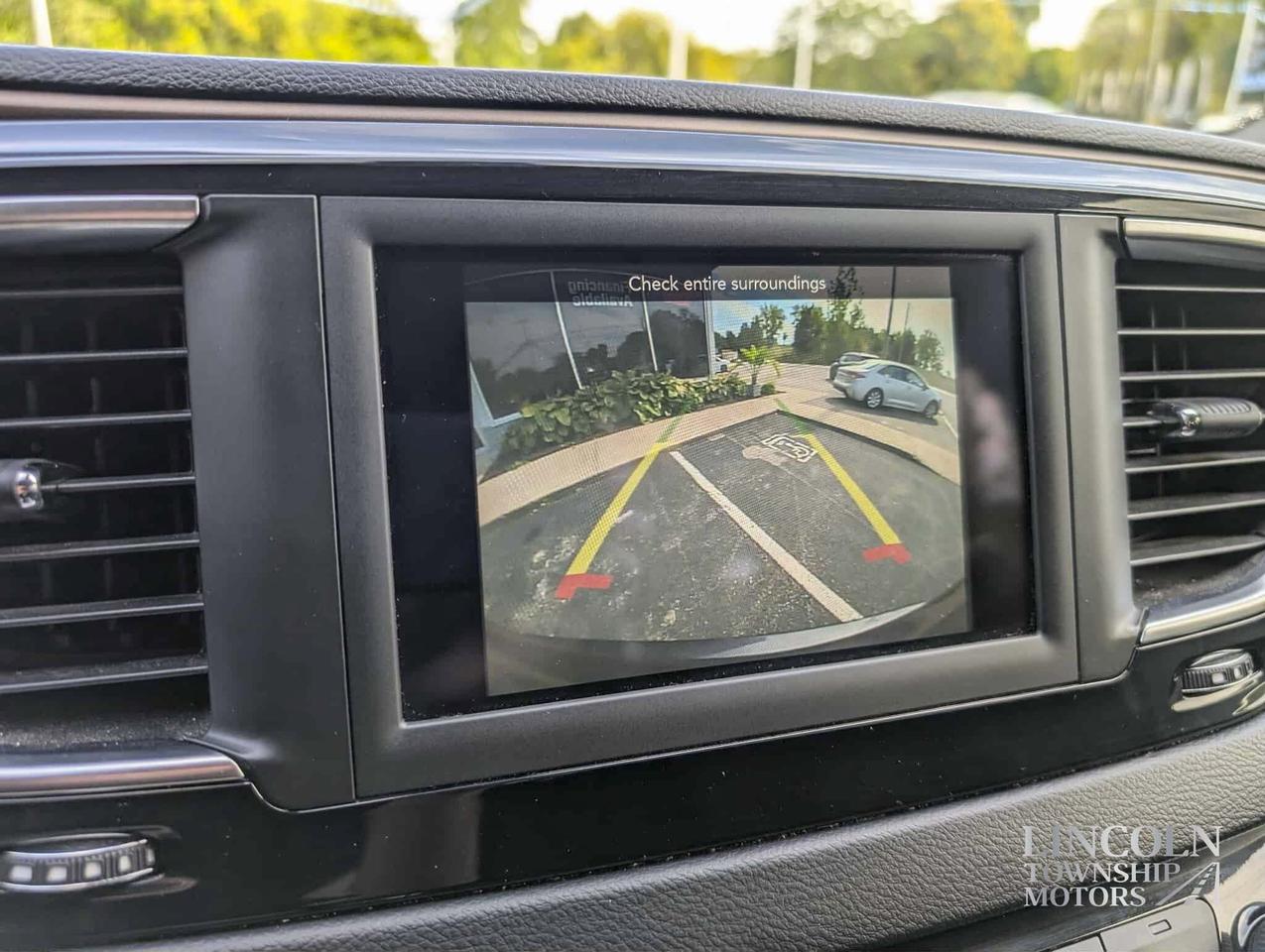 2019 Chrysler Pacifica LX- 7 SEATS, RMT START, CLEAN CARFAX, HEATED SEATS Photo