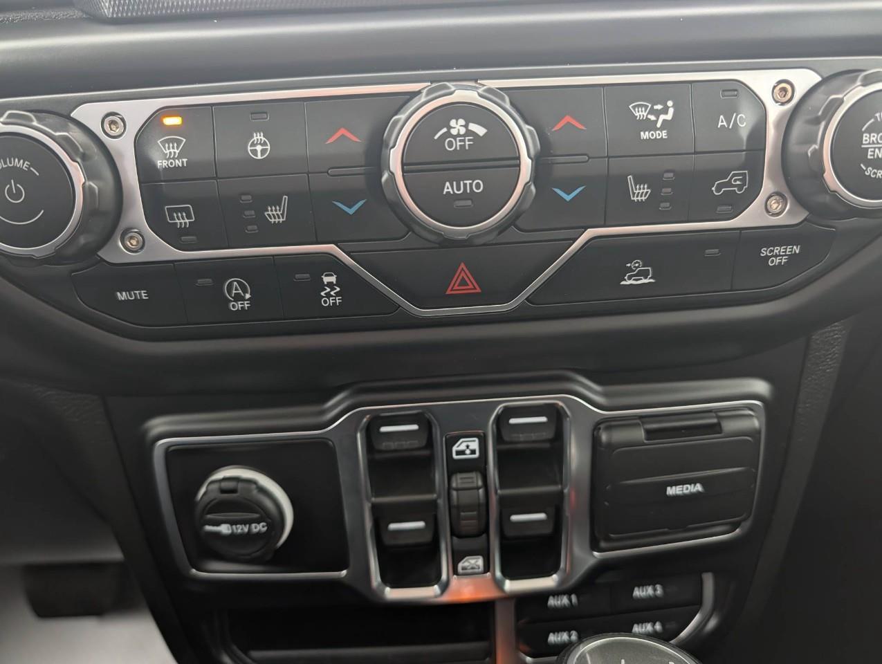 2023 Jeep Wrangler Sahara Photo