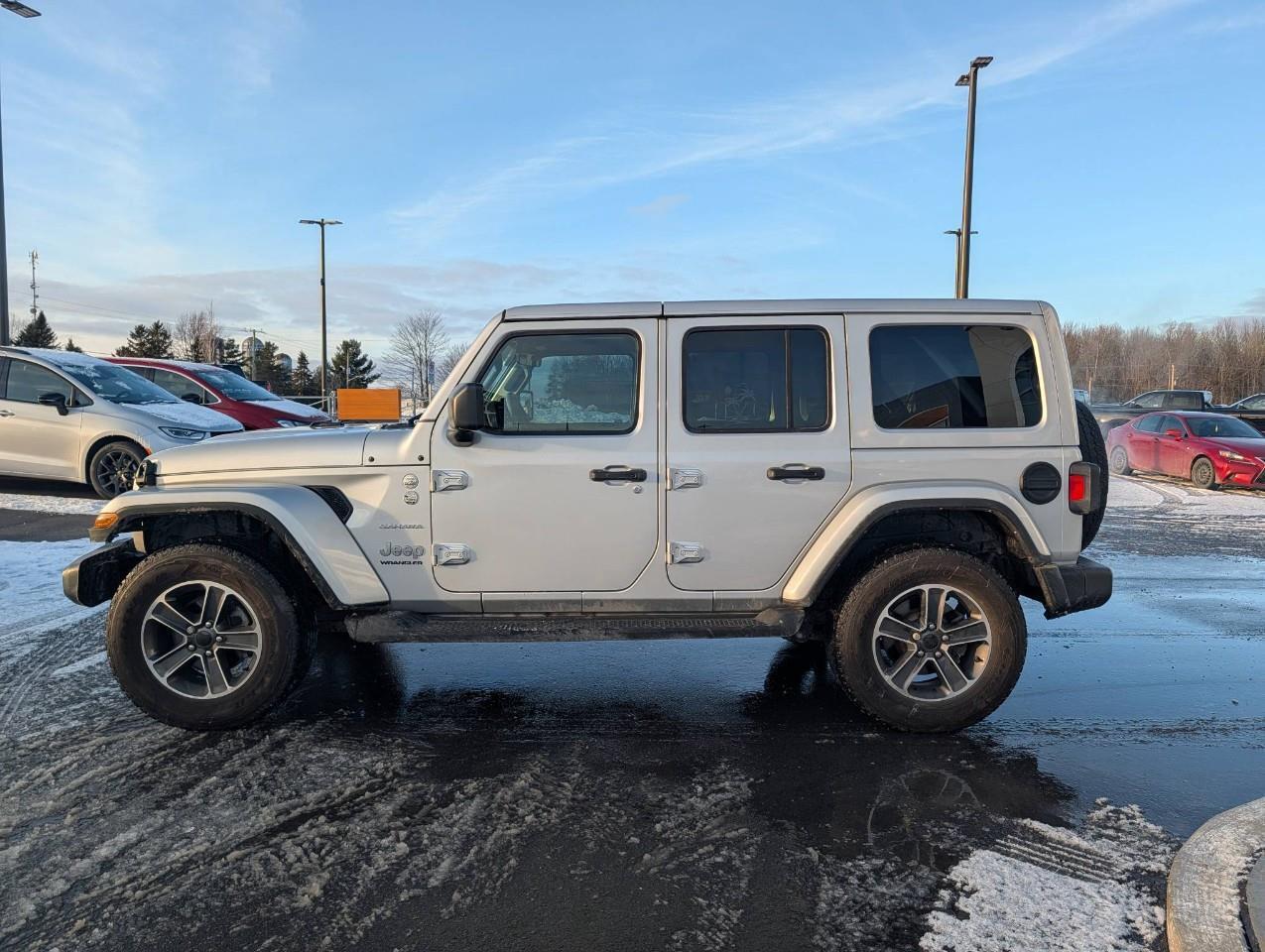 2023 Jeep Wrangler Sahara Photo