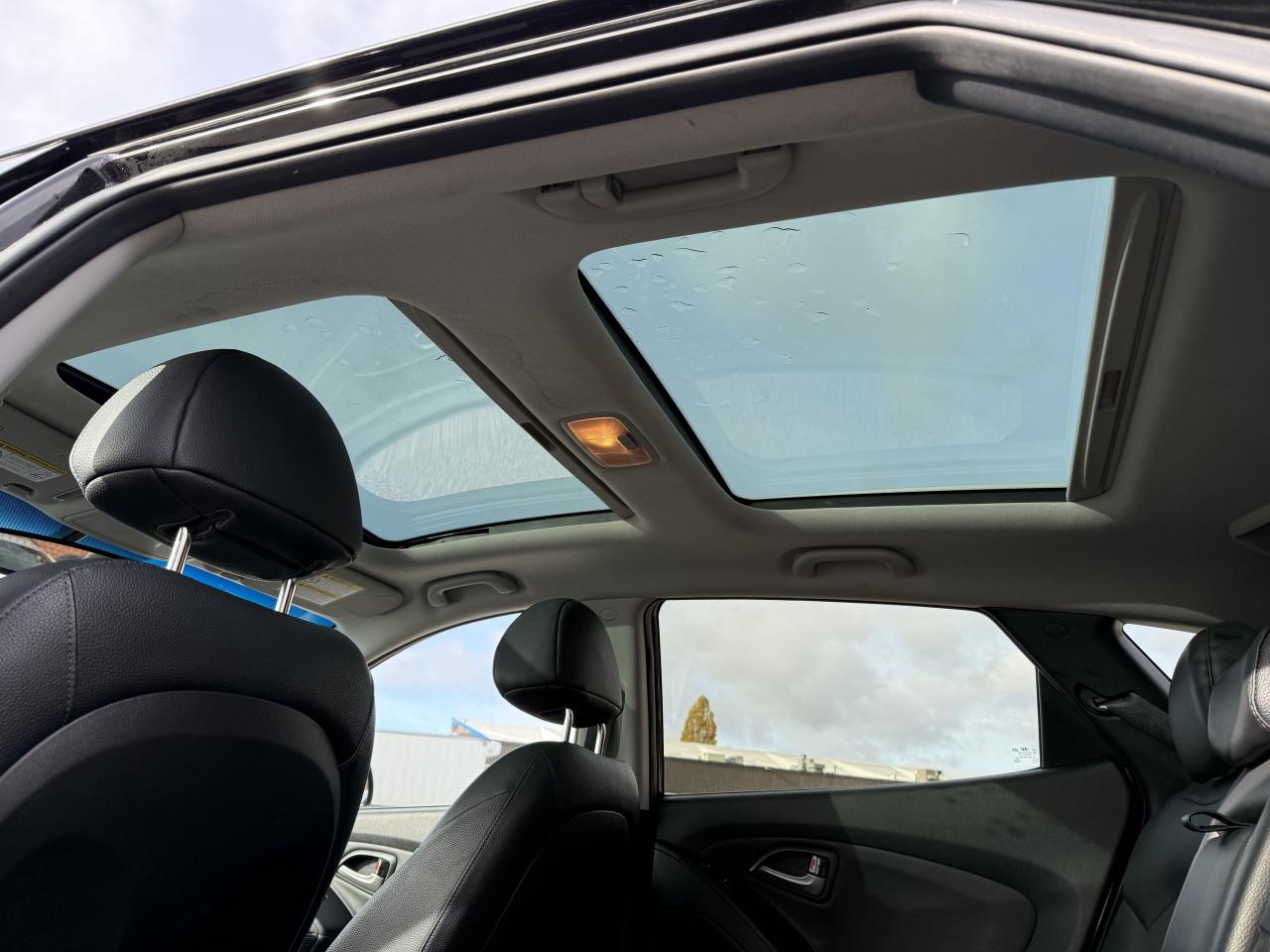 2015 Hyundai Tucson GLS I ONE OWNER I 2.0 I 4 CYL I FWD I PANO I RCAM Photo