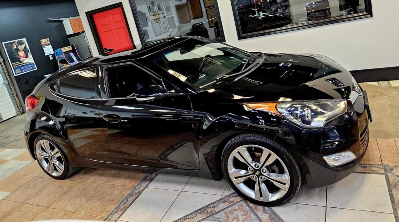 2016 Hyundai Veloster 3dr Cpe Auto Tech w/Yellow Colour Pack One Owner/B Photo4