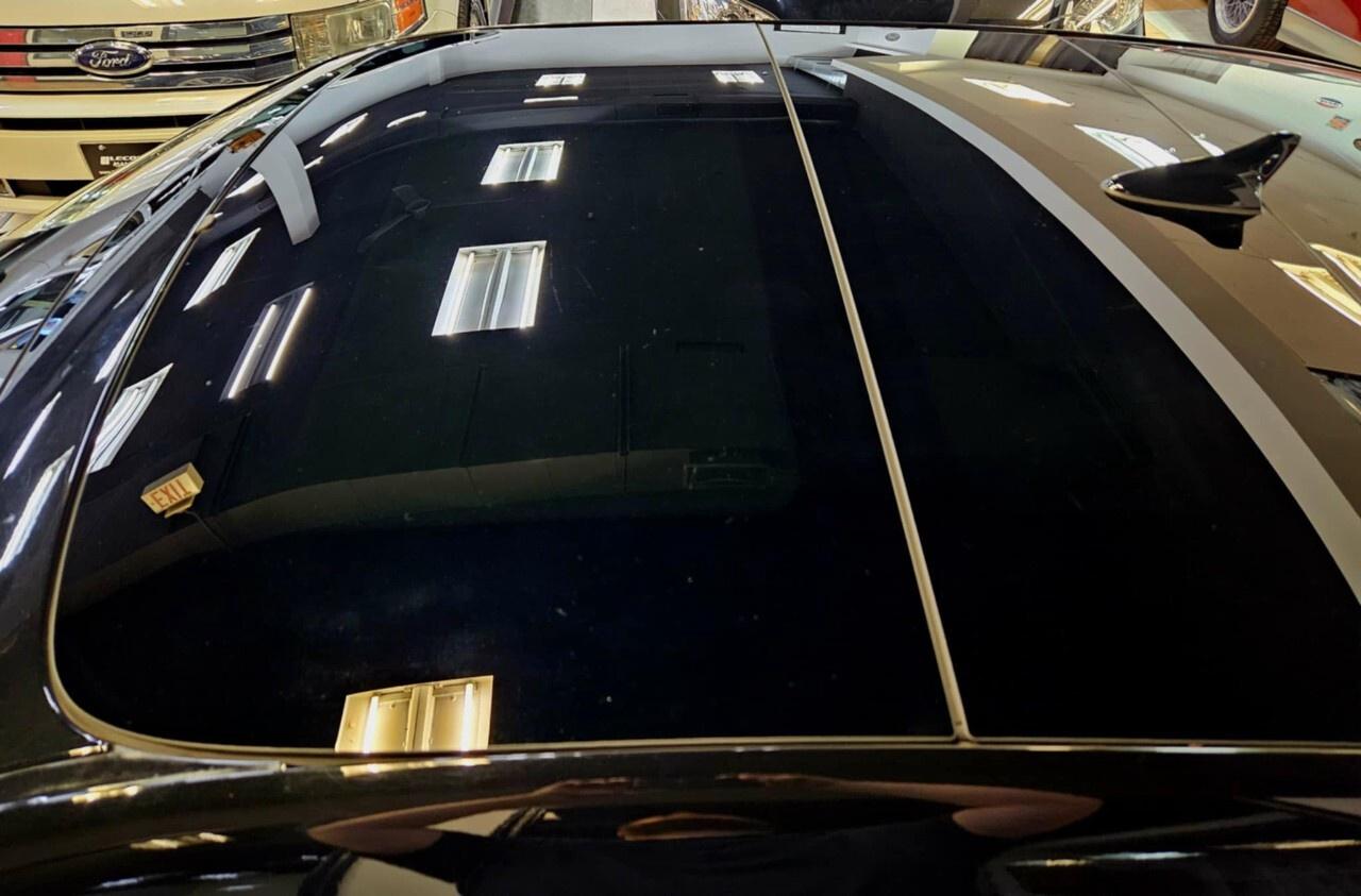 2016 Hyundai Veloster 3dr Cpe Auto Tech w/Yellow Colour Pack One Owner/B Photo