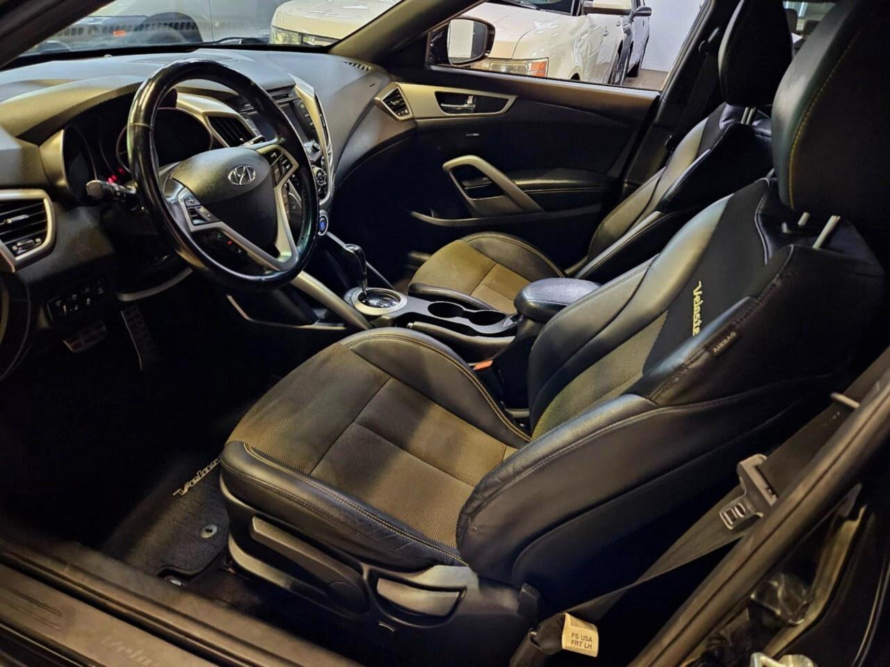 2016 Hyundai Veloster 3dr Cpe Auto Tech w/Yellow Colour Pack One Owner/B Photo