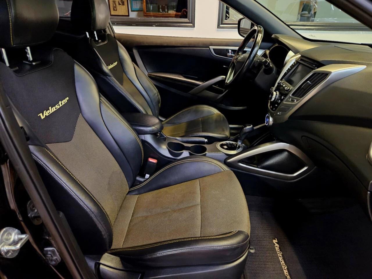 2016 Hyundai Veloster 3dr Cpe Auto Tech w/Yellow Colour Pack One Owner/B Photo