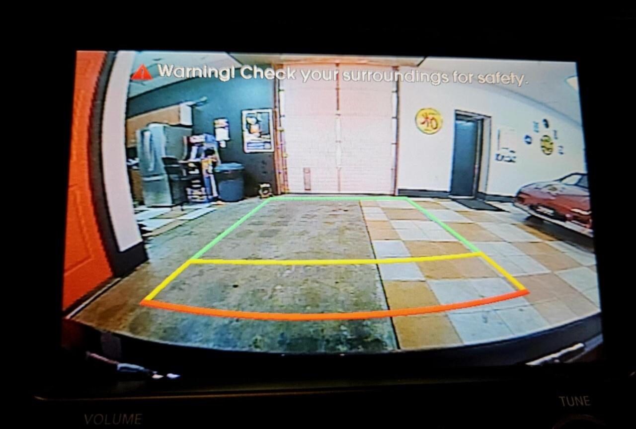 2016 Hyundai Veloster 3dr Cpe Auto Tech w/Yellow Colour Pack One Owner/B Photo