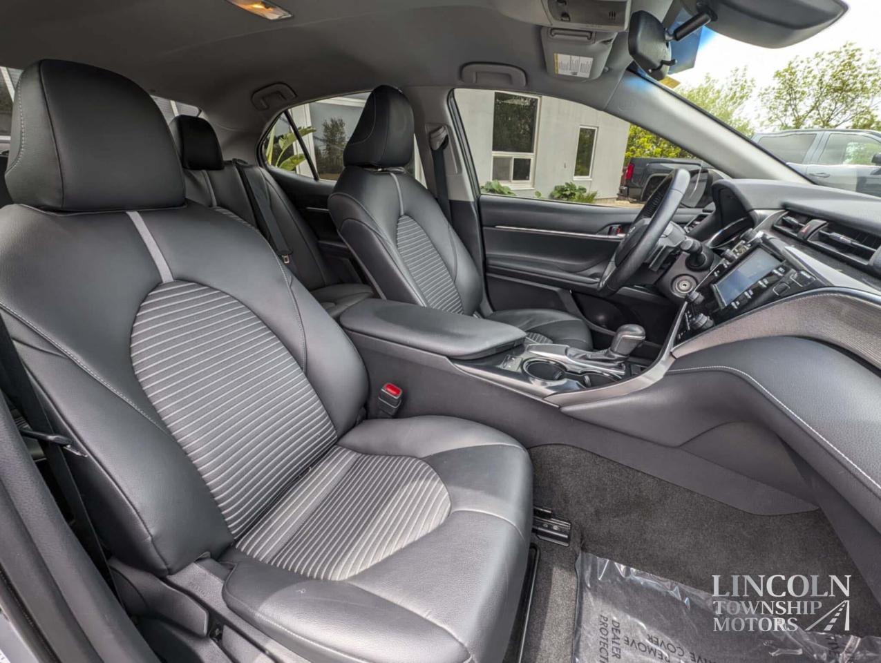 2018 Toyota Camry SE- Heated Seats, Backup Cam, Clean CarFax & More! Photo