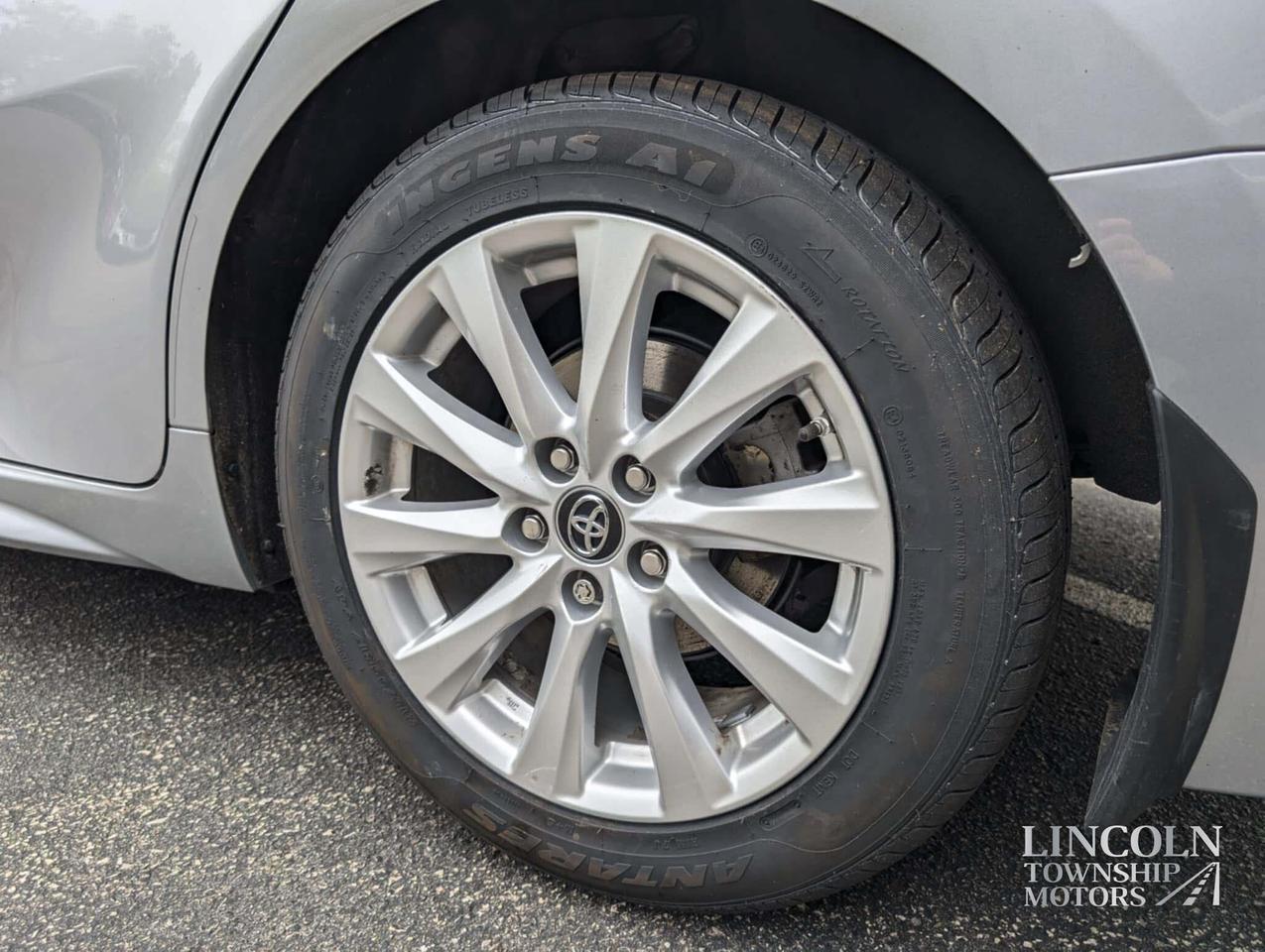 2018 Toyota Camry SE- Heated Seats, Backup Cam, Clean CarFax & More! Photo