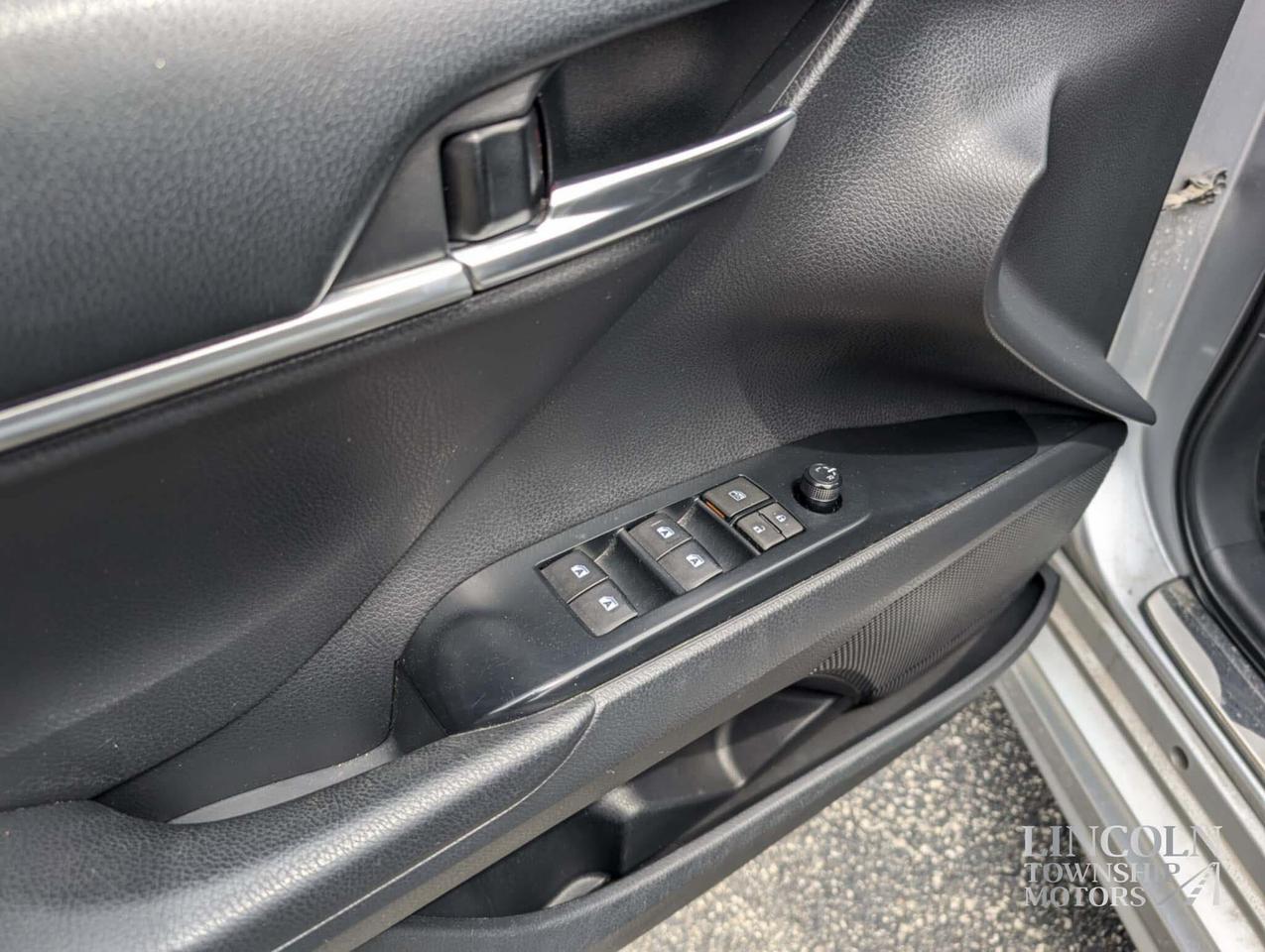 2018 Toyota Camry SE- Heated Seats, Backup Cam, Clean CarFax & More! Photo