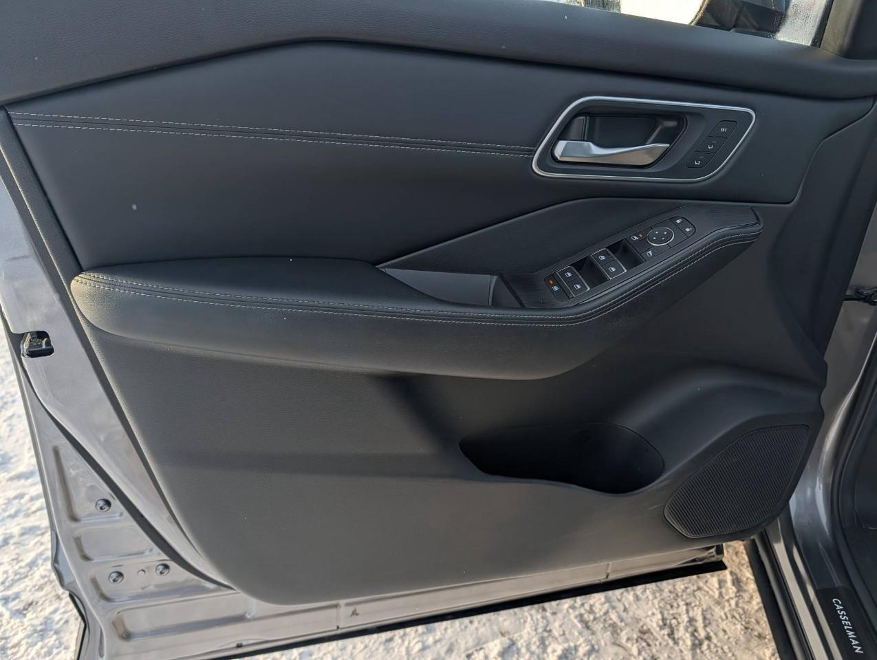 2024 Nissan Rogue Platinum HEADS-UP DISPLAY Photo