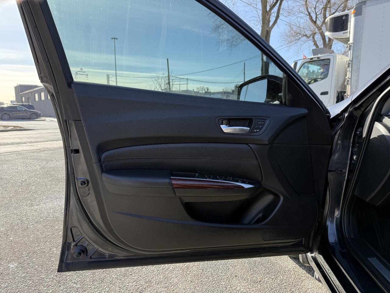 2015 Acura TLX SH-AWD l V6 l 3.5L l Tech Pkg l Trade In l Photo