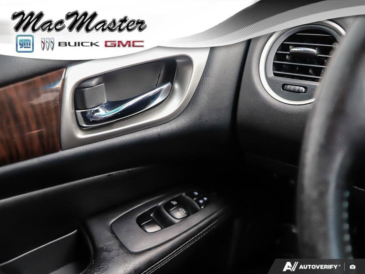 2014 Nissan Pathfinder SLSL, 3.5L V6, CVT, LEATHER, ALLOYS, 7-PASSENGER, Photo