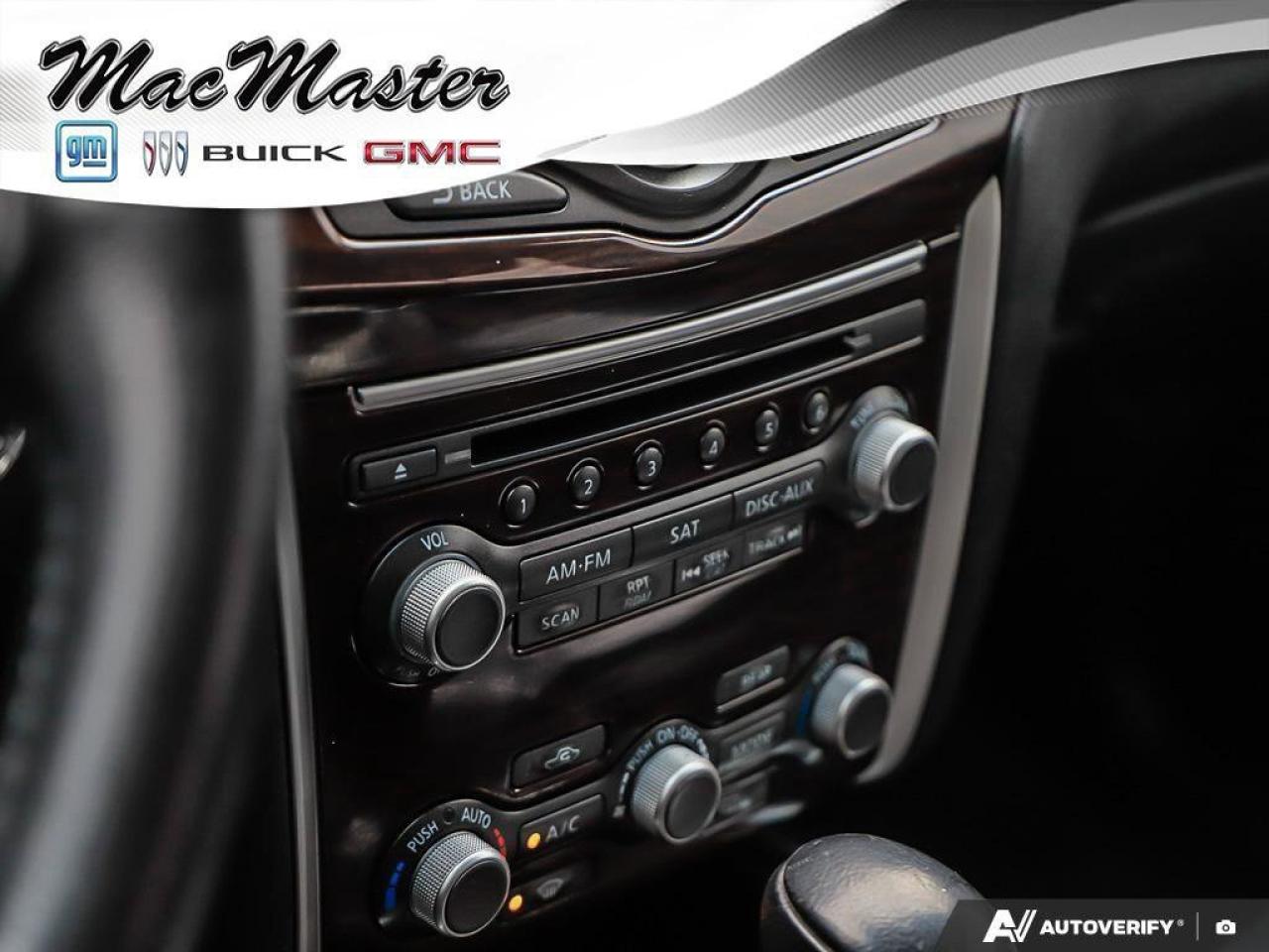 2014 Nissan Pathfinder SLSL, 3.5L V6, CVT, LEATHER, ALLOYS, 7-PASSENGER, Photo