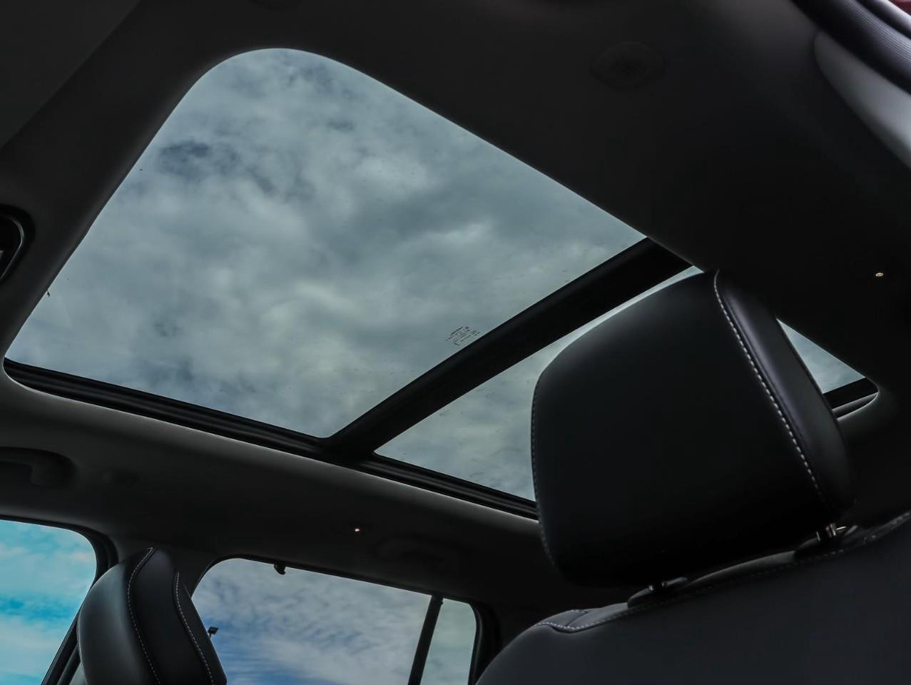 2023 Jeep Grand Cherokee 4xe Incl. Panoramic Sunroof + Surround Camera Photo