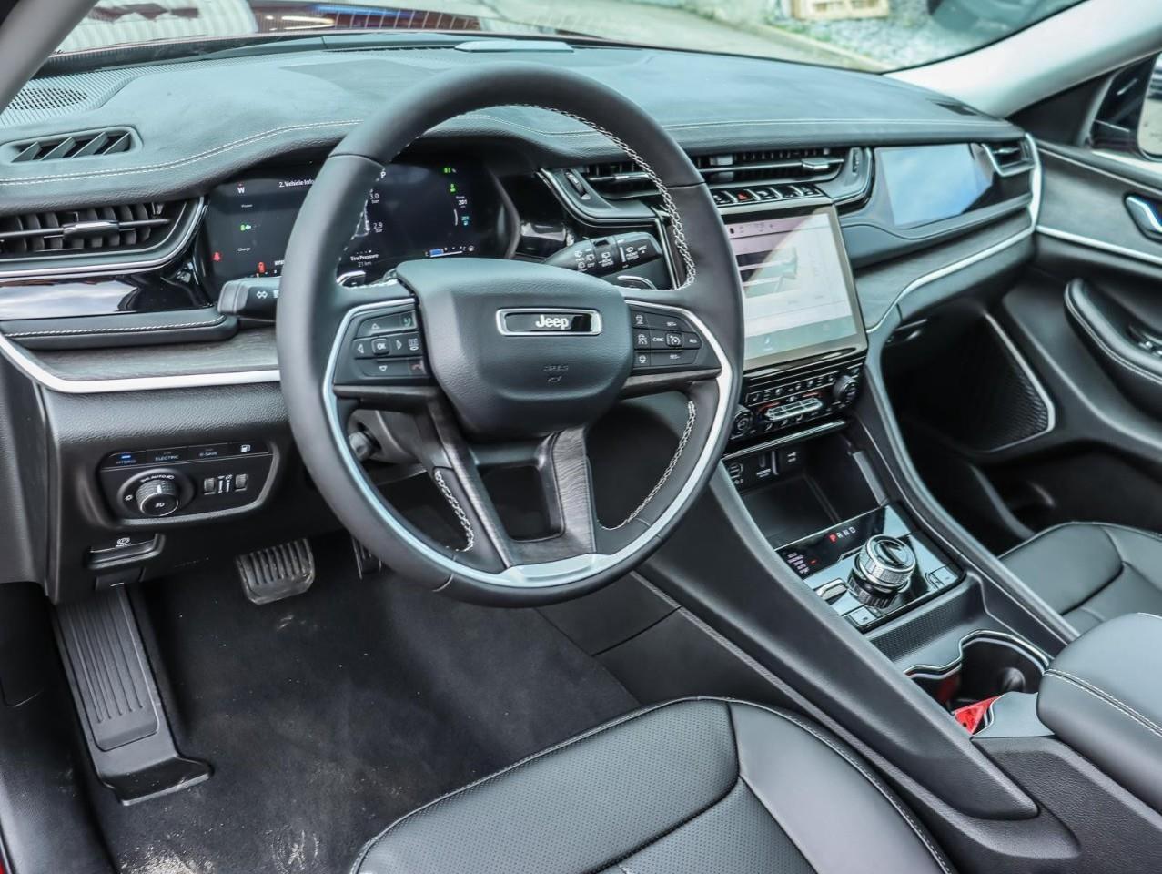 2023 Jeep Grand Cherokee 4xe Incl. Panoramic Sunroof + Surround Camera Photo