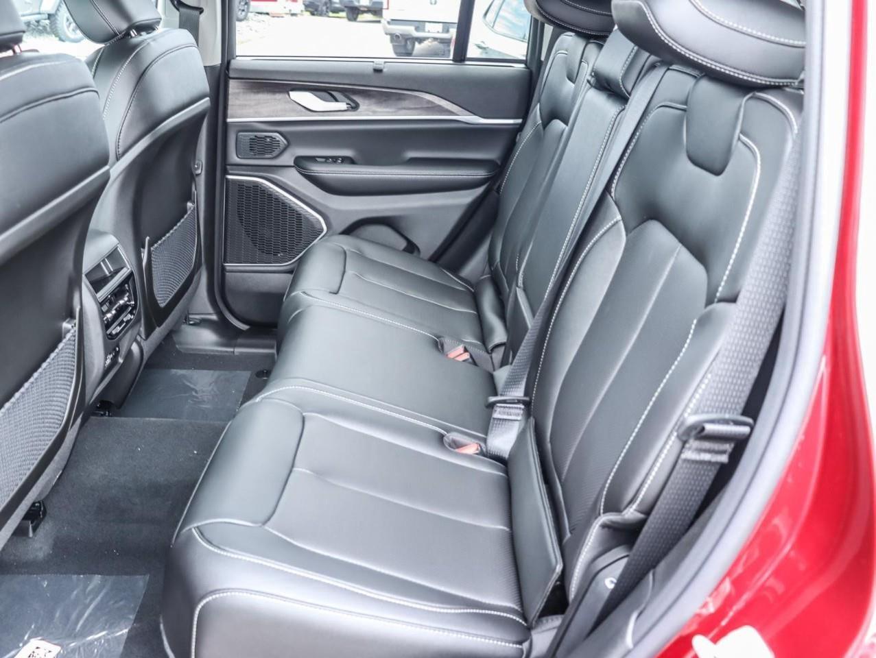 2023 Jeep Grand Cherokee 4xe Incl. Panoramic Sunroof + Surround Camera Photo