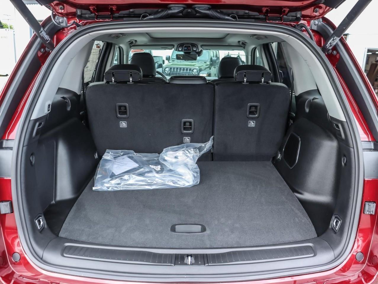 2023 Jeep Grand Cherokee 4xe Incl. Panoramic Sunroof + Surround Camera Photo