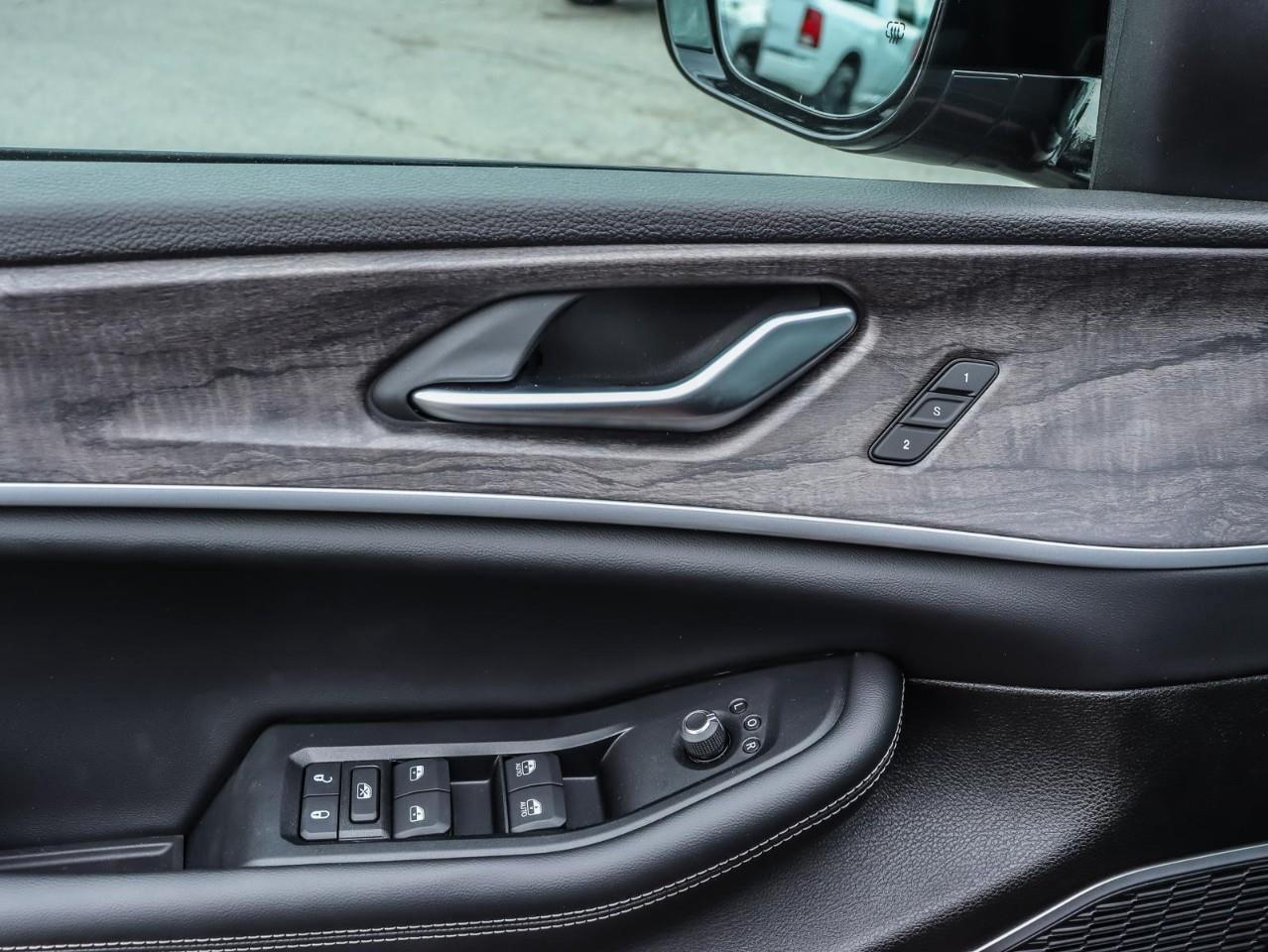 2023 Jeep Grand Cherokee 4xe Incl. Panoramic Sunroof + Surround Camera Photo