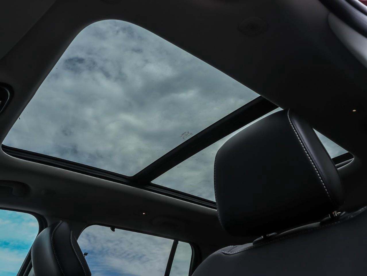 2023 Jeep Grand Cherokee 4xe Incl. Panoramic Sunroof + Surround Camera Photo