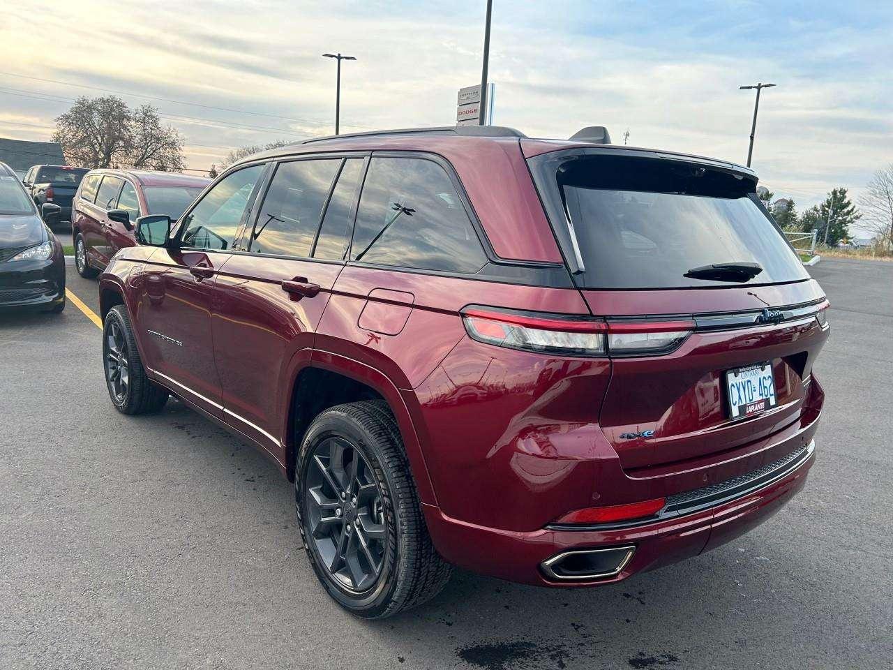 2023 Jeep Grand Cherokee Incl. Panoramic Sunroof + Surround Camera Photo