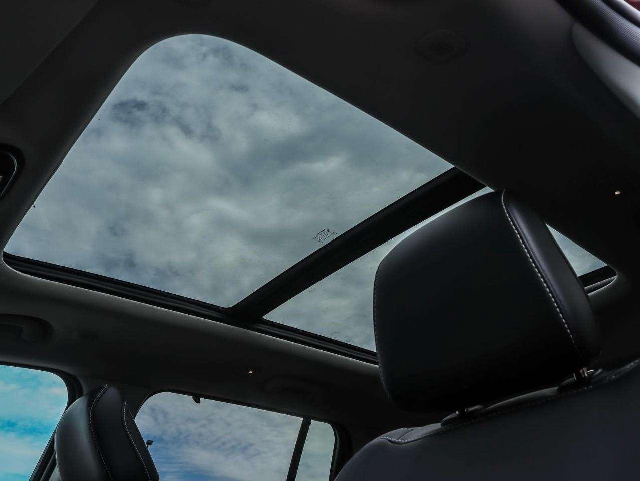 2023 Jeep Grand Cherokee Incl. Panoramic Sunroof + Surround Camera Photo