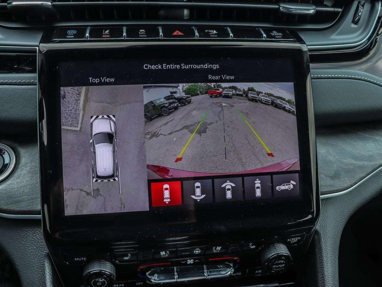 2023 Jeep Grand Cherokee Incl. Panoramic Sunroof + Surround Camera Photo