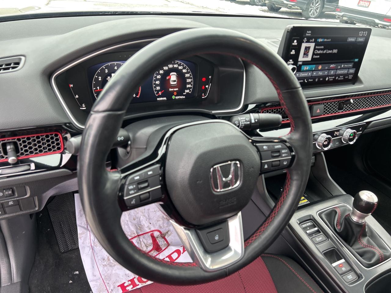 2024 Honda Civic Si Sedan Si  Navigation  Sunroof CarPlay H.Seats Like New! Photo