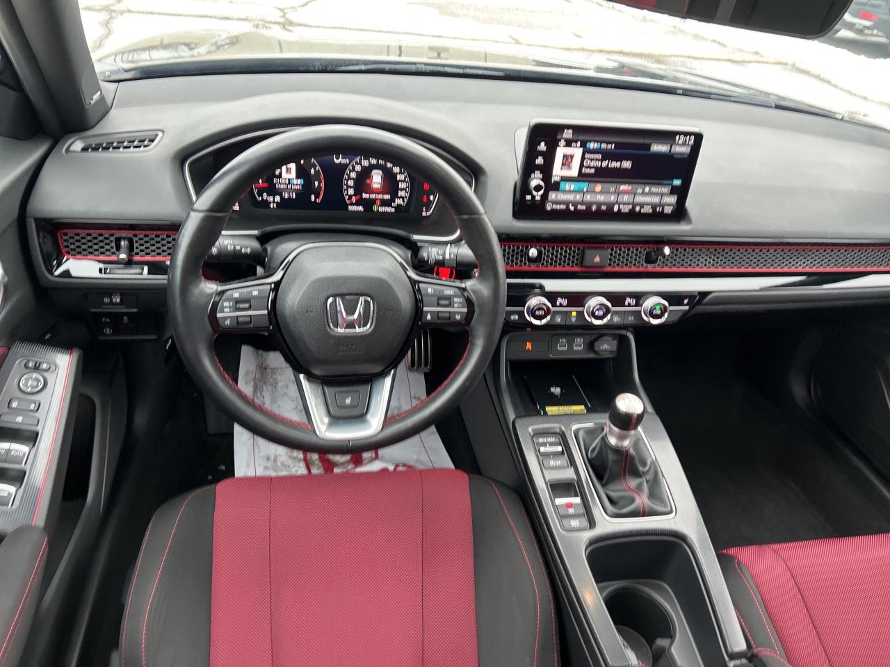 2024 Honda Civic Si Sedan Si  Navigation  Sunroof CarPlay H.Seats Like New! Photo