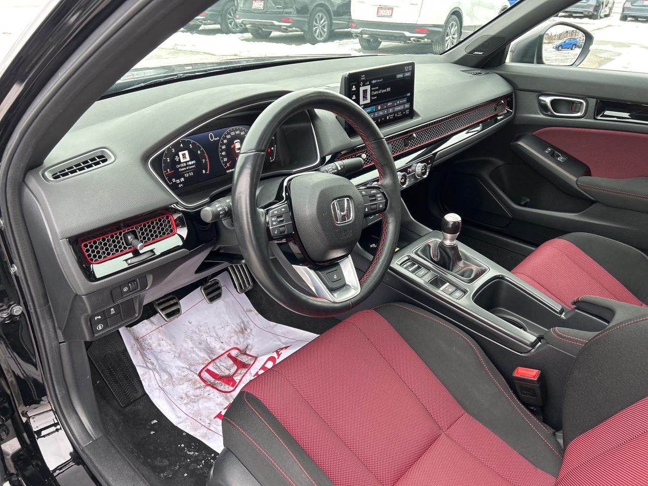 2024 Honda Civic Si Sedan Si  Navigation  Sunroof CarPlay H.Seats Like New! Photo