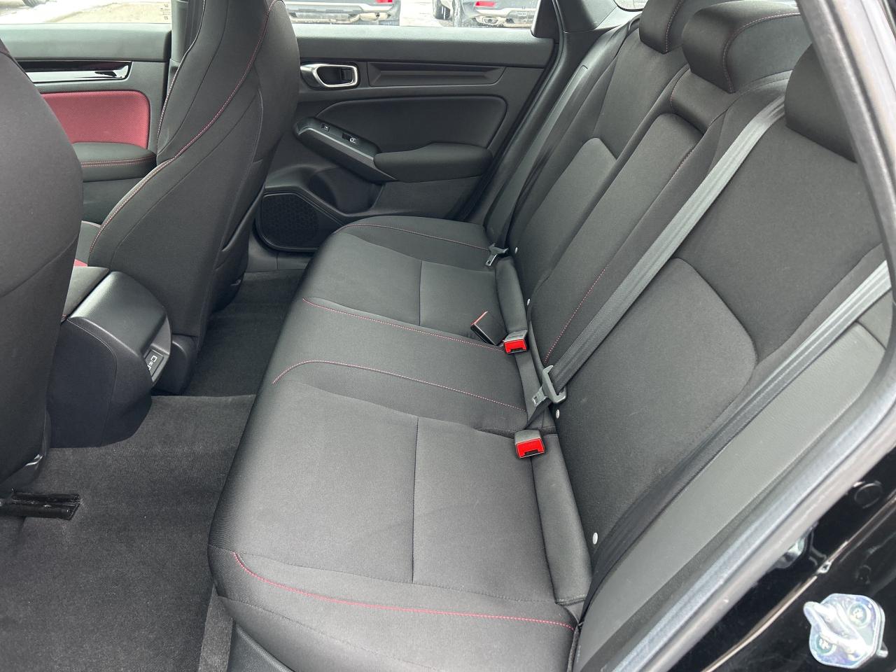 2024 Honda Civic Si Sedan Si  Navigation  Sunroof CarPlay H.Seats Like New! Photo