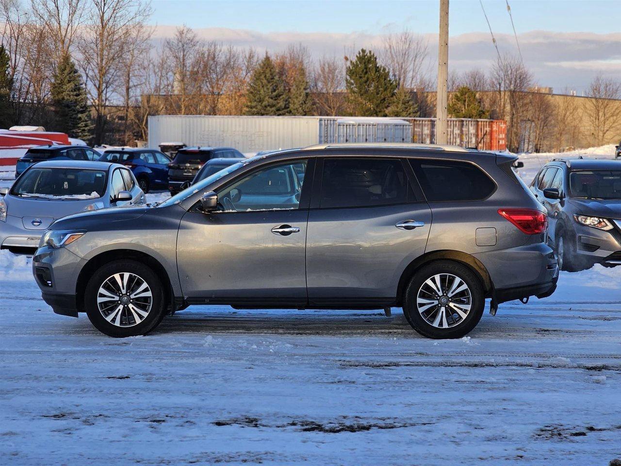 2018 Nissan Pathfinder SV TECH !!! NO ACCIDENTS !!! SOLD AS IS   NO INSPE Photo