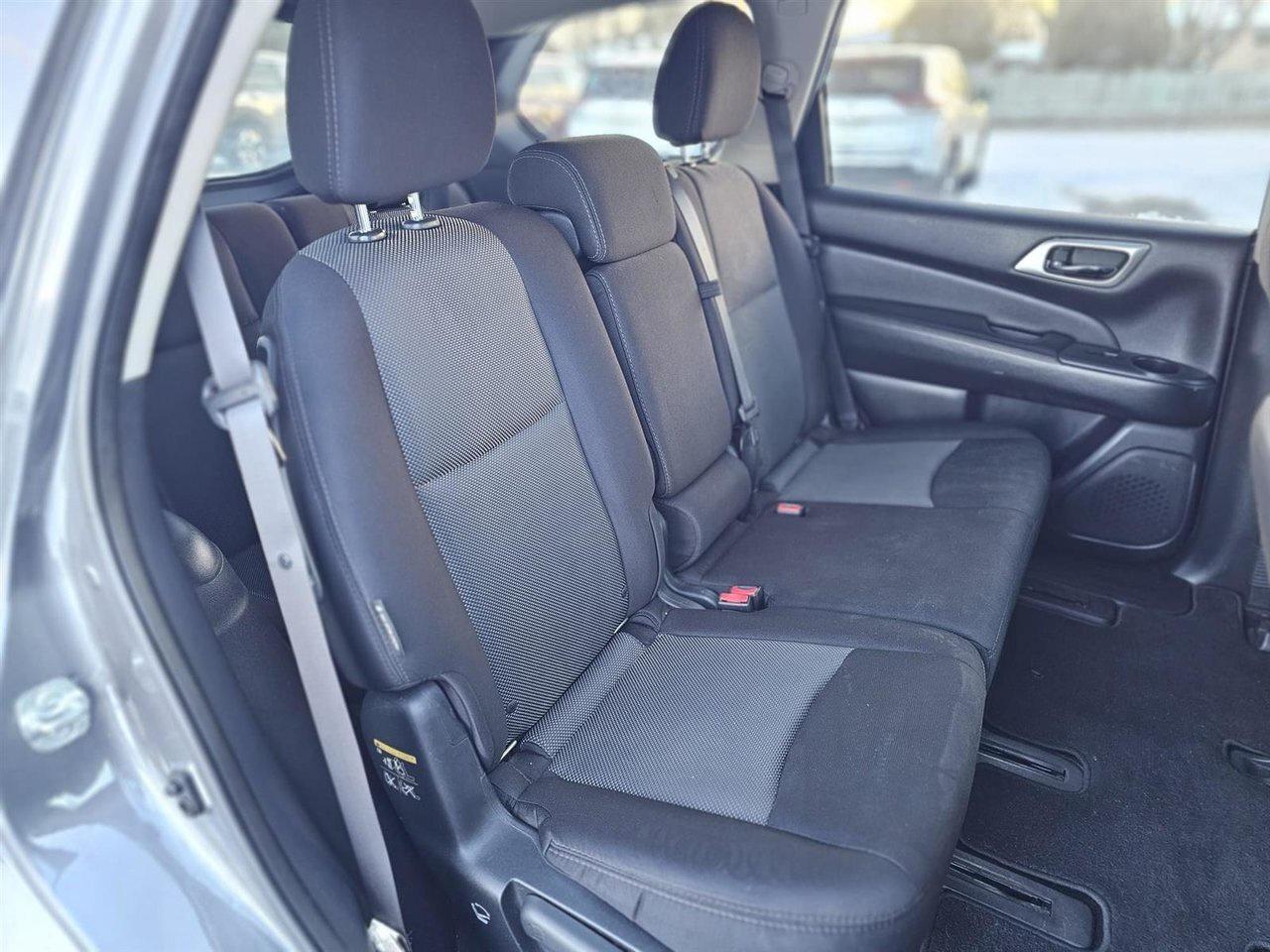 2018 Nissan Pathfinder SV TECH !!! NO ACCIDENTS !!! SOLD AS IS   NO INSPE Photo