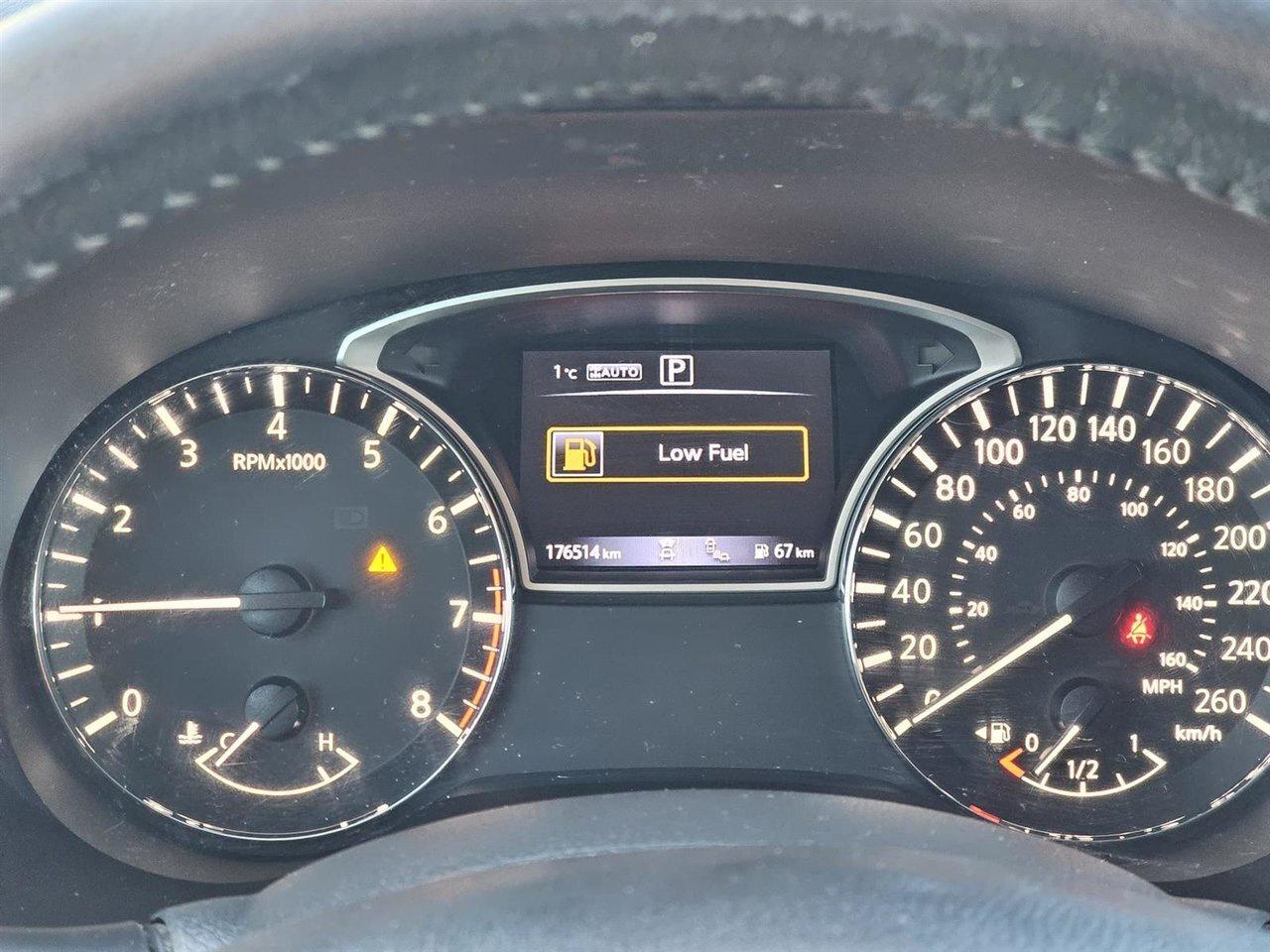 2018 Nissan Pathfinder SV TECH !!! NO ACCIDENTS !!! SOLD AS IS   NO INSPE Photo