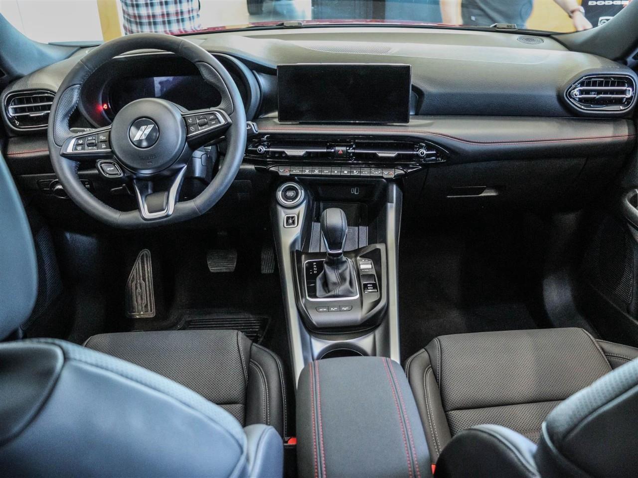 2025 Dodge Hornet GT Incl. Sunroof + Heated/Vented Leather Seats Photo