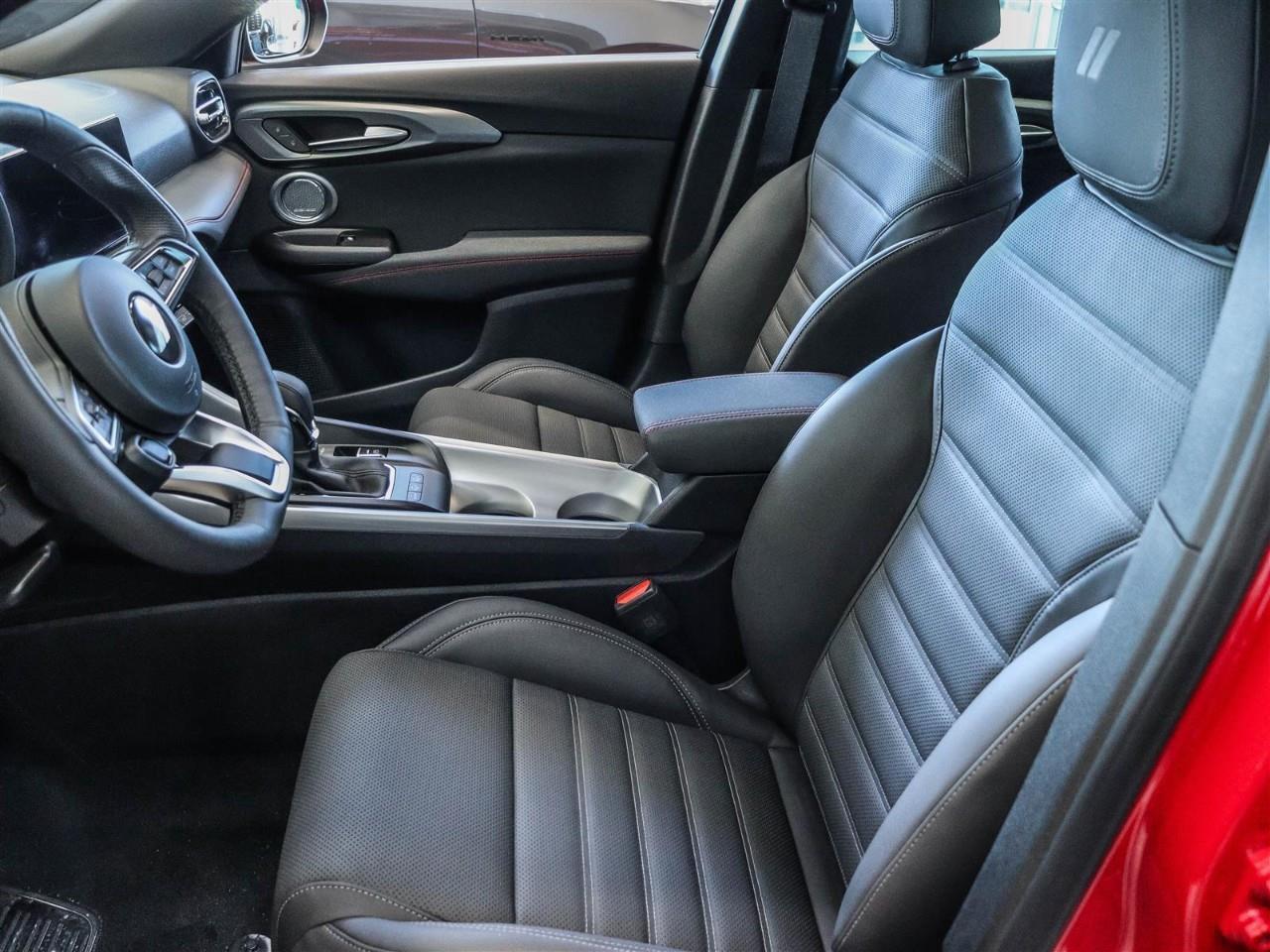 2025 Dodge Hornet GT Incl. Sunroof + Heated/Vented Leather Seats Photo