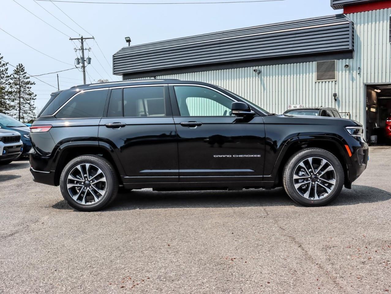 2023 Jeep Grand Cherokee 4xe Overland Incl. Panoramic Sunroof   Rear Seat Video Photo4